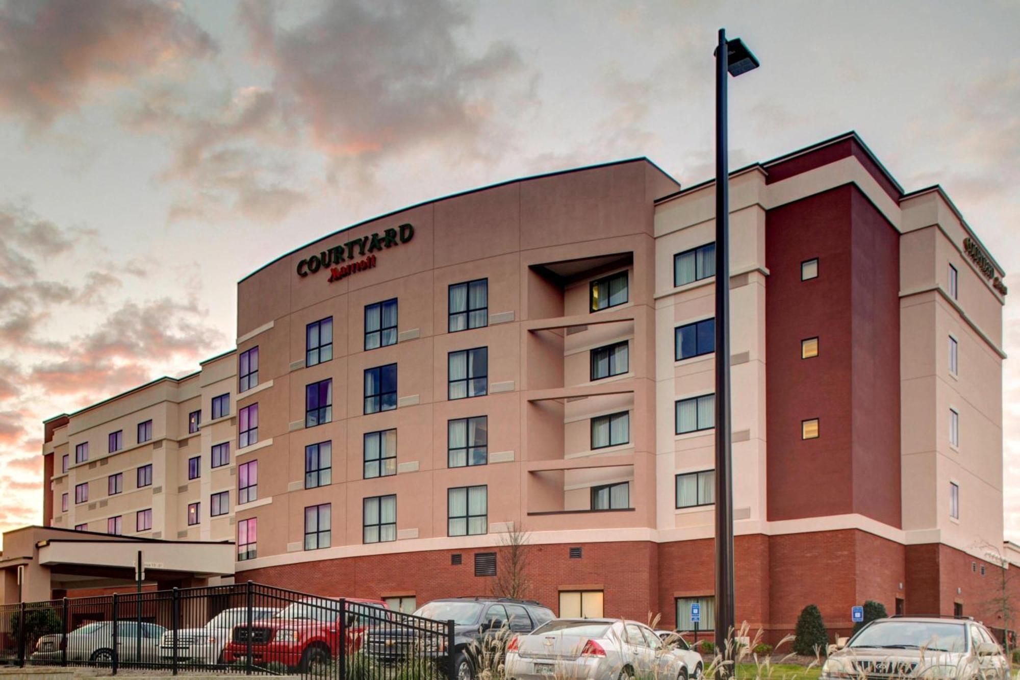 מלון Courtyard By Marriott קרולטון מראה חיצוני תמונה