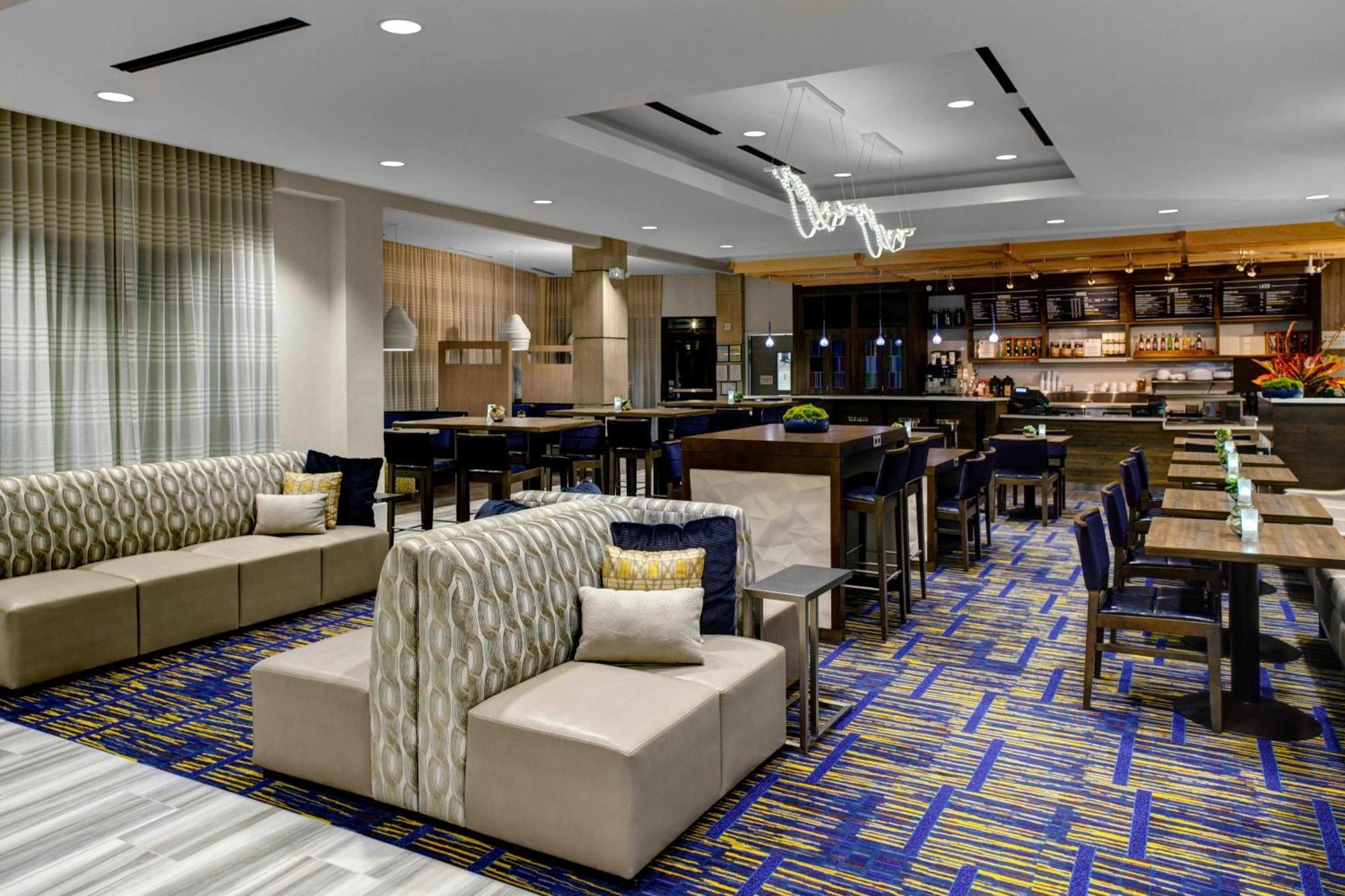 מלון Courtyard By Marriott קרולטון מראה חיצוני תמונה