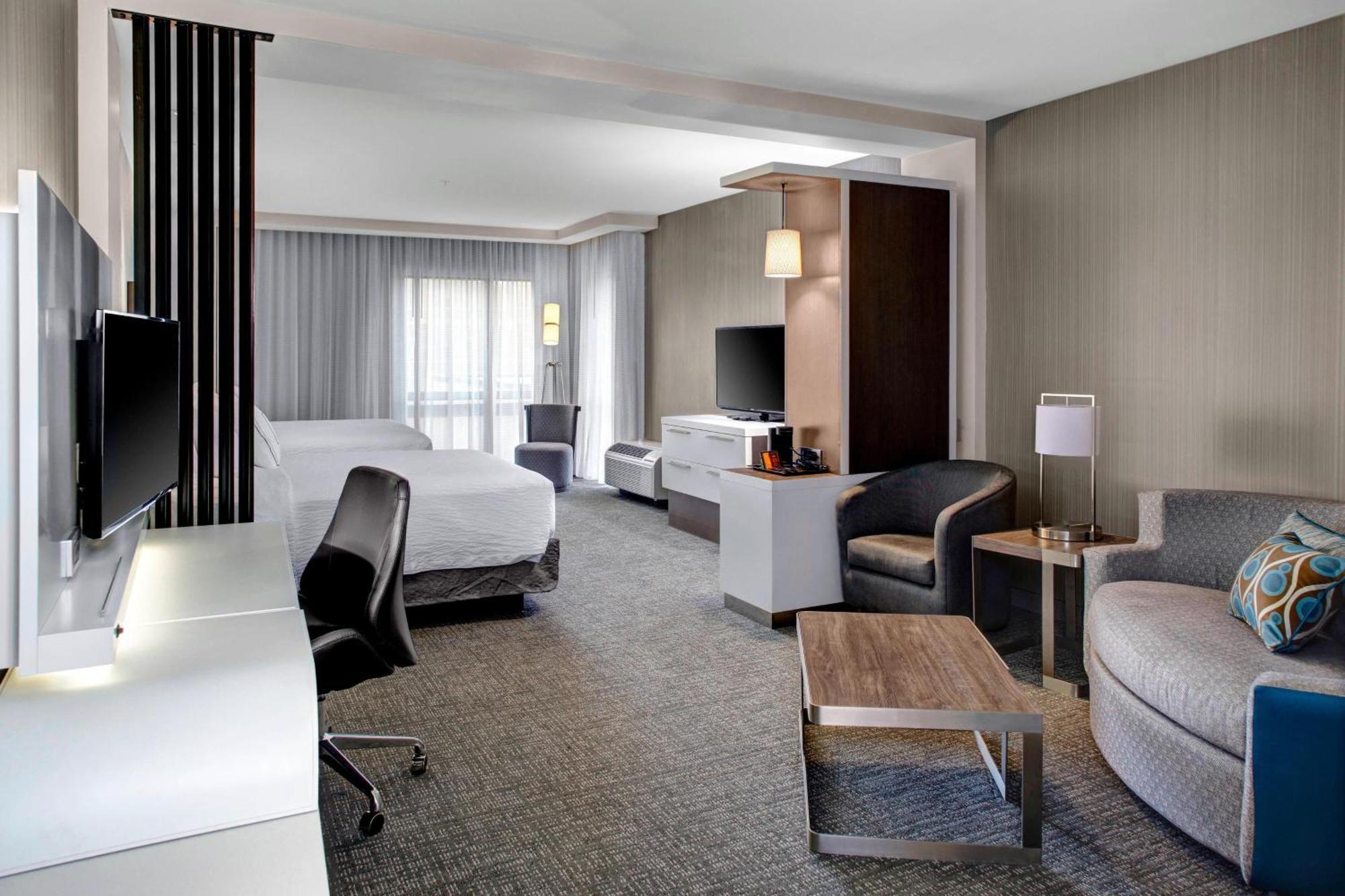 מלון Courtyard By Marriott קרולטון מראה חיצוני תמונה
