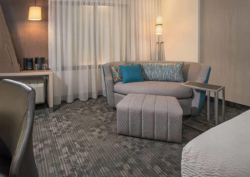 מלון Courtyard By Marriott קרולטון מראה חיצוני תמונה