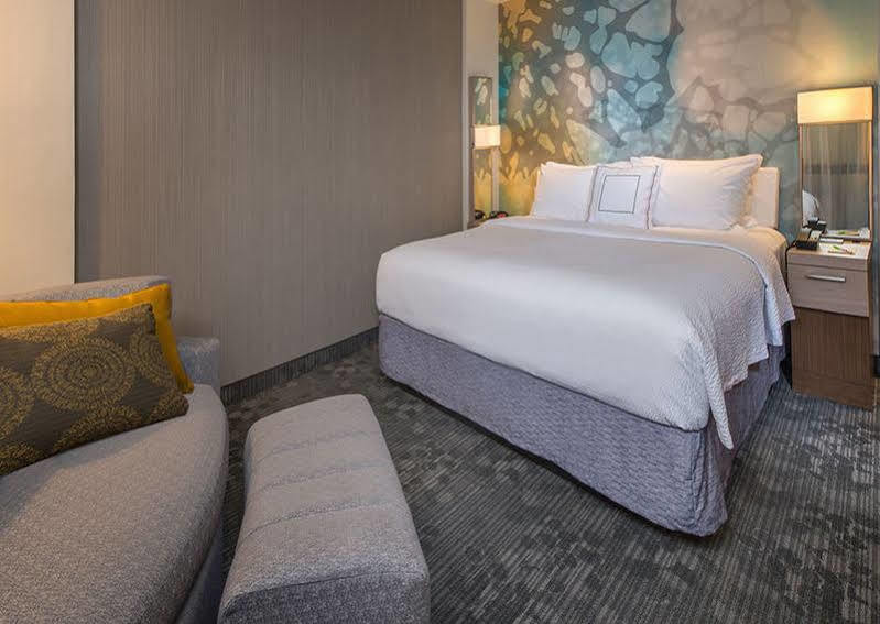 מלון Courtyard By Marriott קרולטון מראה חיצוני תמונה