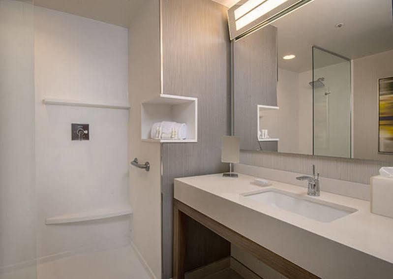 מלון Courtyard By Marriott קרולטון מראה חיצוני תמונה